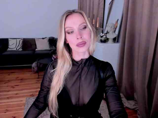 ToxicBlonde webcam