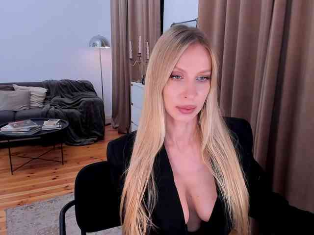 ToxicBlonde webcam