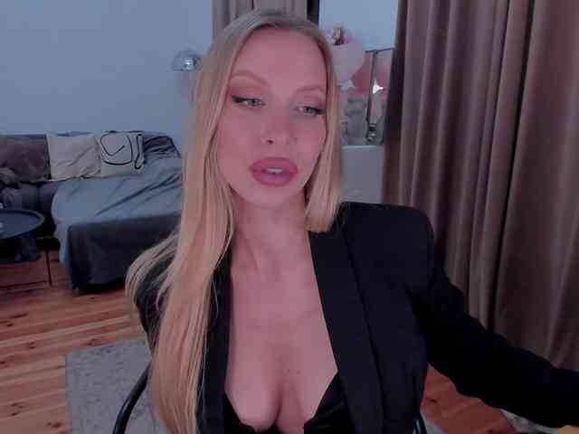 ToxicBlonde webcam