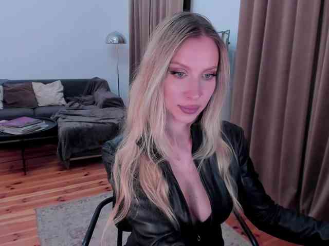 ToxicBlonde webcam