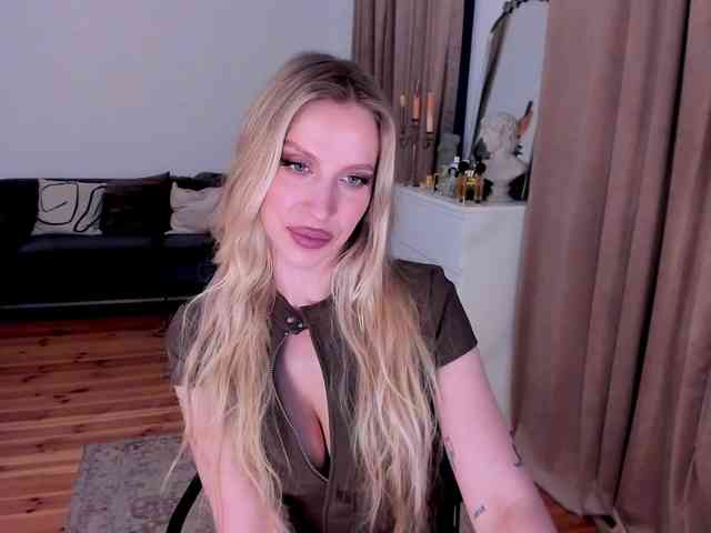 ToxicBlonde webcam