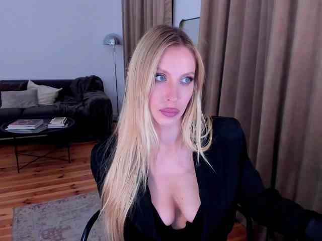 ToxicBlonde webcam