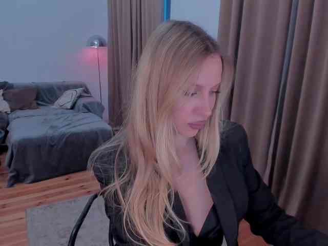 ToxicBlonde webcam
