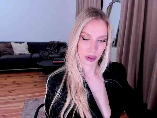 ToxicBlonde webcam