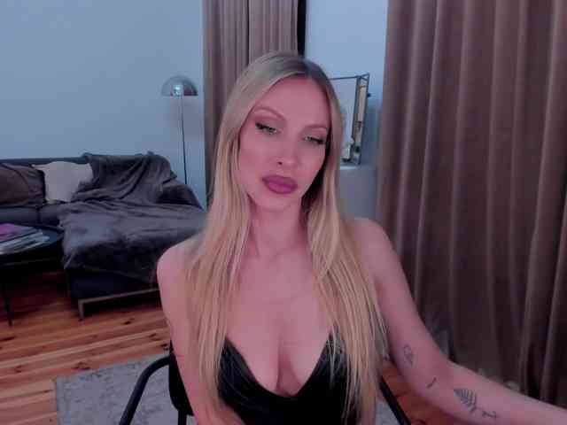 ToxicBlonde webcam