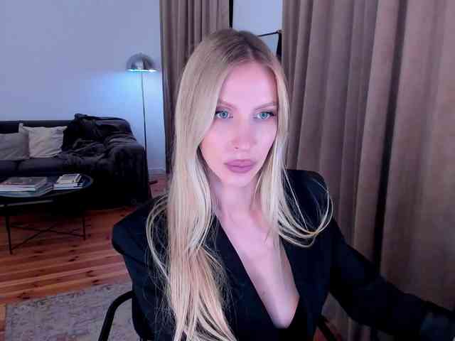 ToxicBlonde webcam