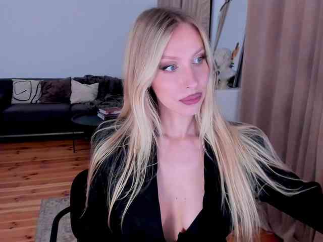 ToxicBlonde webcam