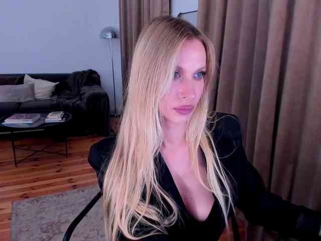 ToxicBlonde webcam