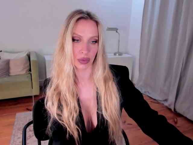 ToxicBlonde webcam