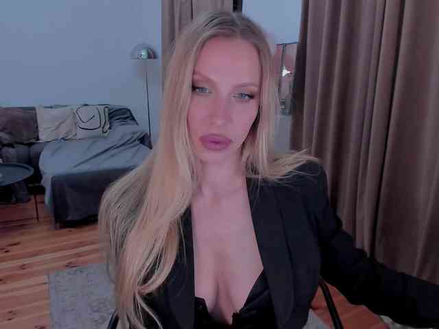 ToxicBlonde webcam