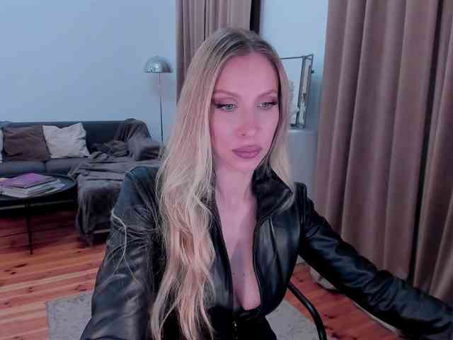 ToxicBlonde webcam