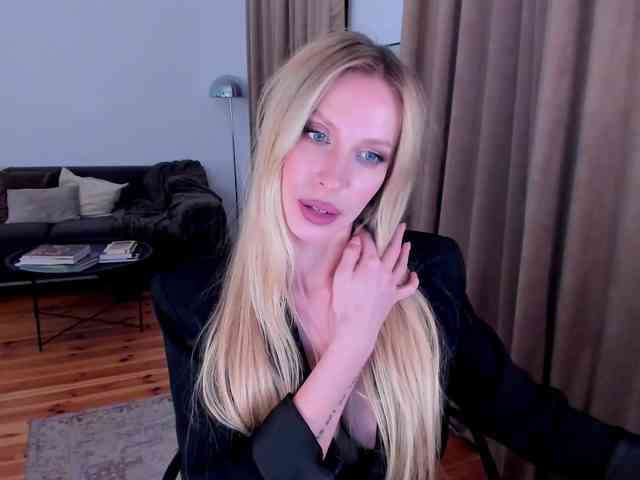 ToxicBlonde webcam