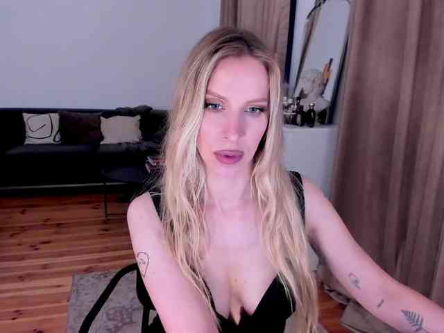 ToxicBlonde webcam