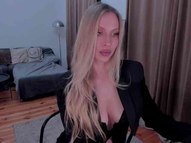ToxicBlonde webcam