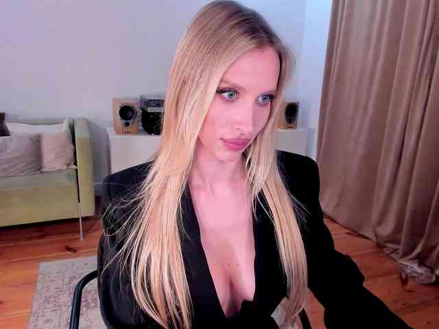 ToxicBlonde webcam