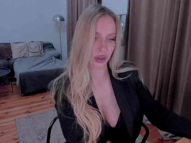 ToxicBlonde webcam