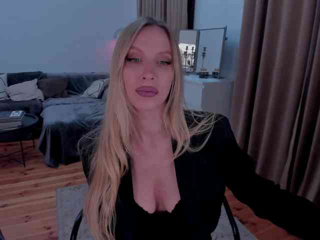 ToxicBlonde webcam