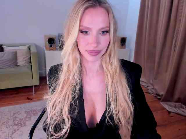 ToxicBlonde webcam