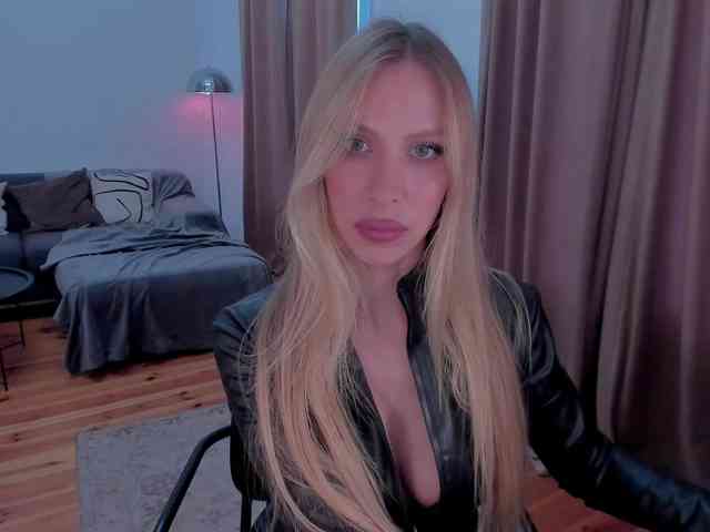 ToxicBlonde webcam