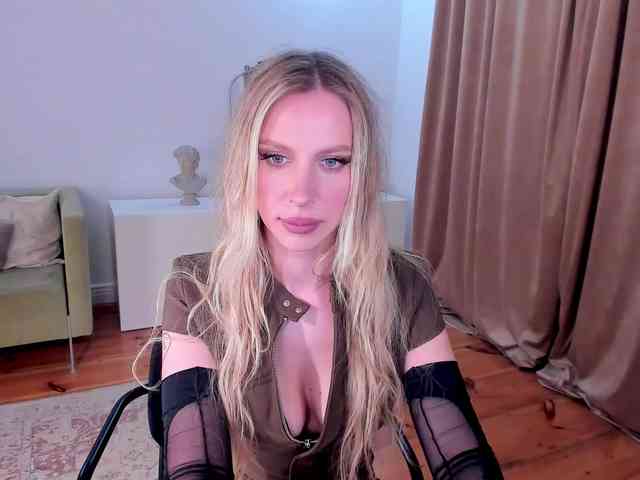 ToxicBlonde webcam