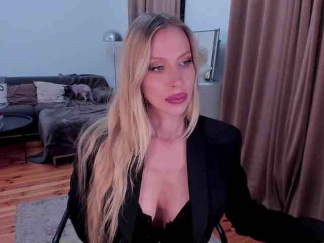 ToxicBlonde webcam