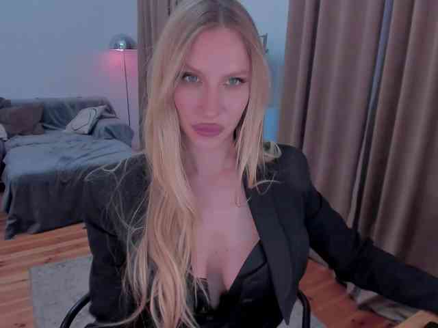 ToxicBlonde webcam
