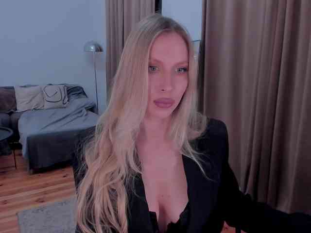 ToxicBlonde webcam