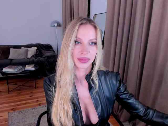 ToxicBlonde webcam