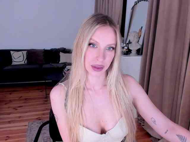 ToxicBlonde webcam