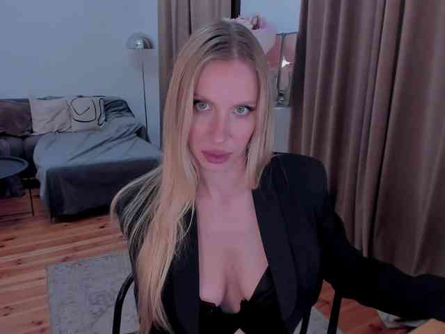 ToxicBlonde webcam