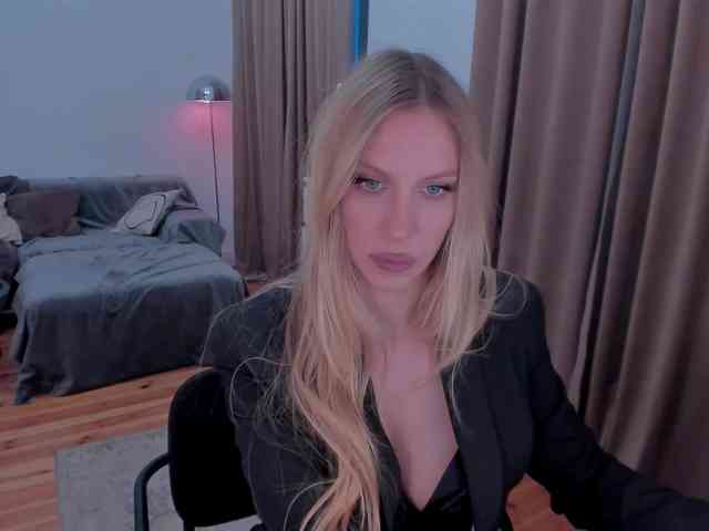 ToxicBlonde webcam