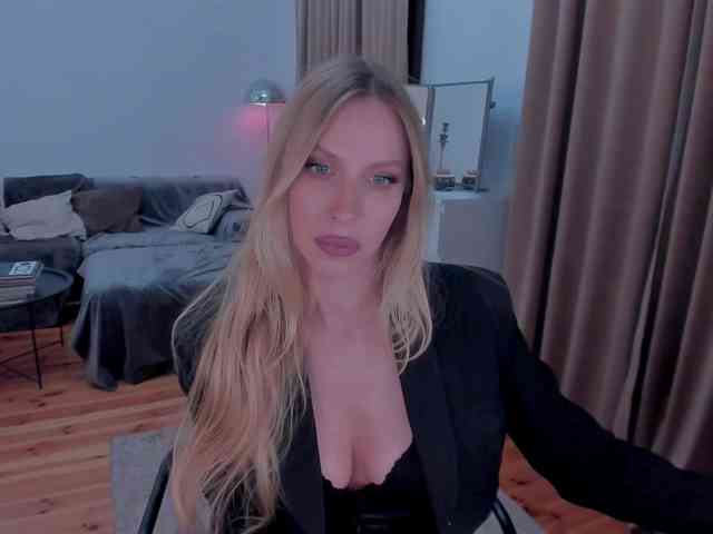 ToxicBlonde webcam
