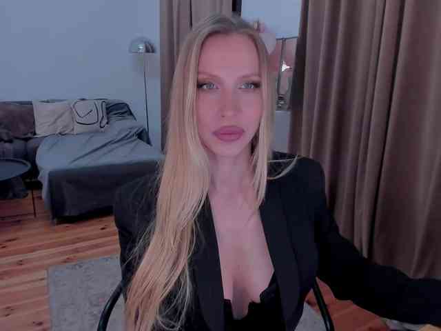 ToxicBlonde webcam