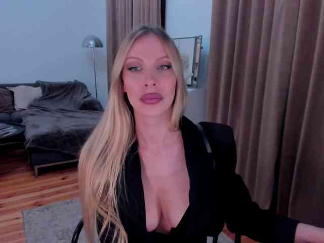 ToxicBlonde webcam