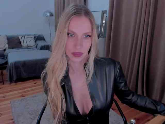 ToxicBlonde webcam