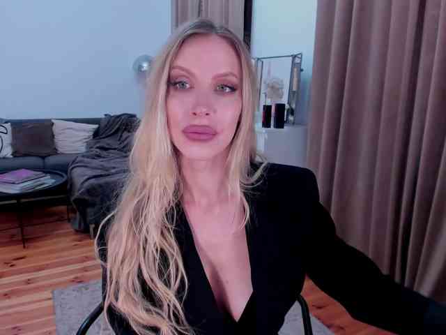 ToxicBlonde webcam