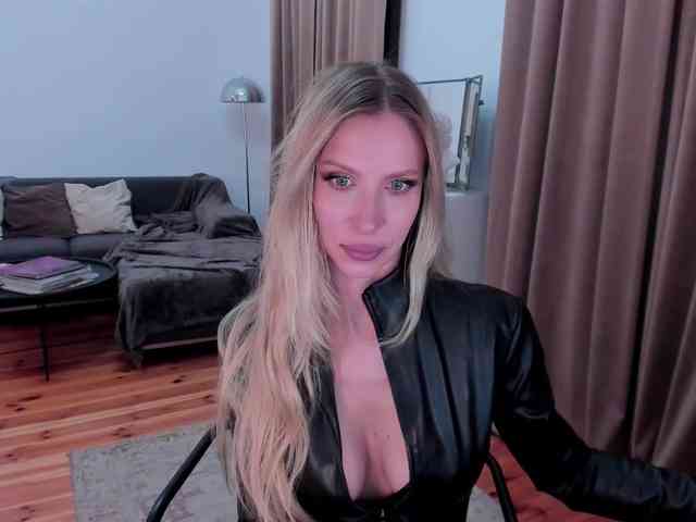 ToxicBlonde webcam