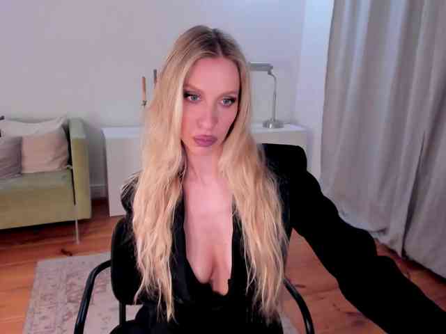 ToxicBlonde webcam