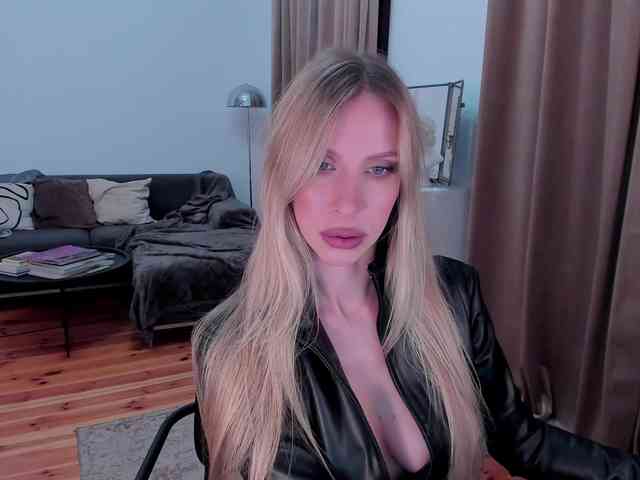 ToxicBlonde webcam