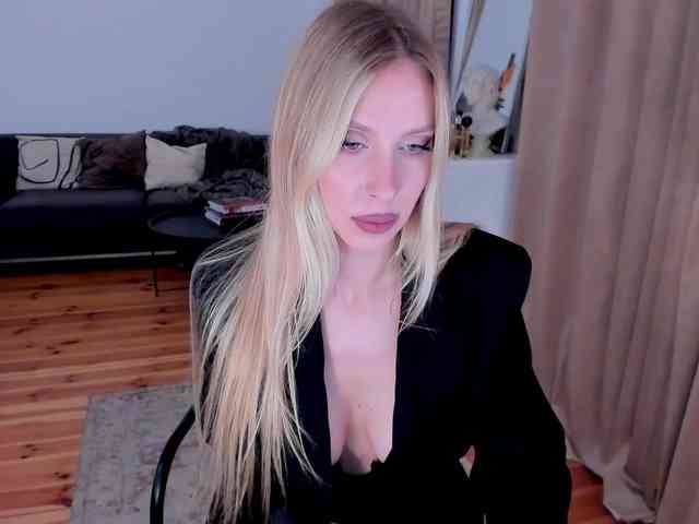ToxicBlonde webcam