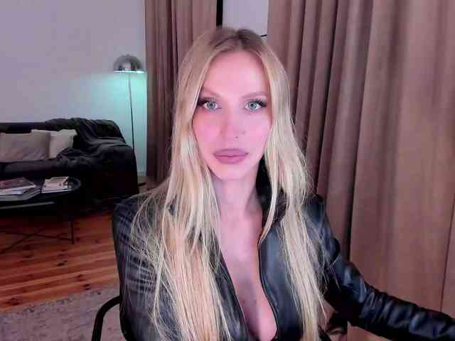 ToxicBlonde webcam