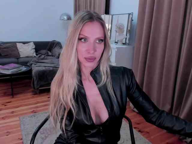 ToxicBlonde webcam