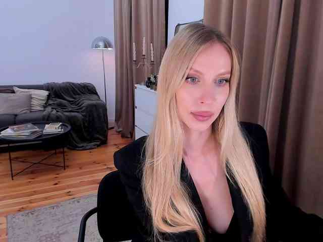 ToxicBlonde webcam