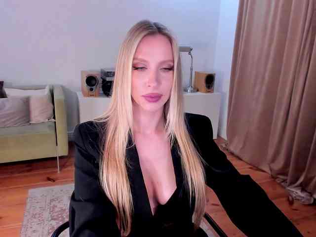 ToxicBlonde webcam