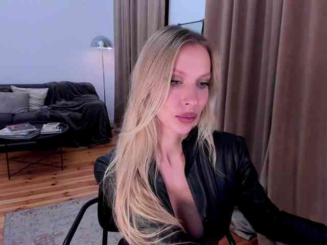 ToxicBlonde webcam