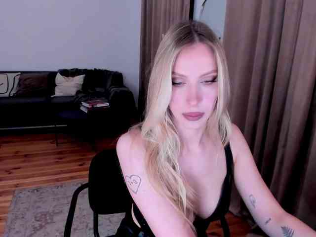 ToxicBlonde webcam