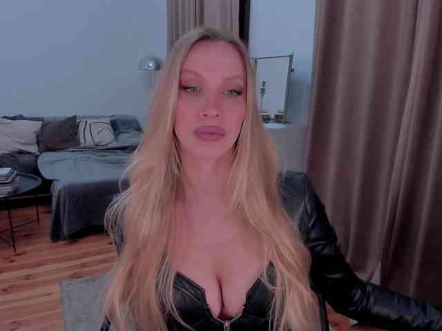 ToxicBlonde webcam
