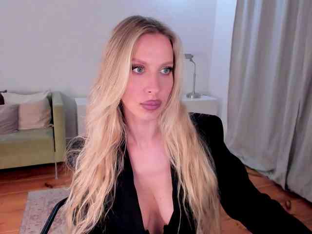 ToxicBlonde webcam