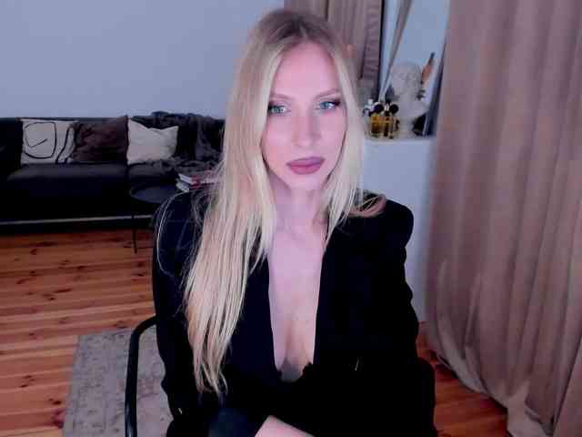 ToxicBlonde webcam