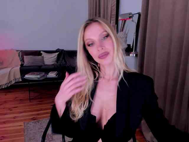 Модель: ToxicBlonde